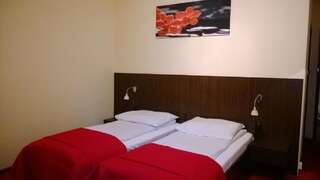 Отель Yuca Лодзь Двухместный номер с 1 кроватью или 2 отдельными кроватями-7