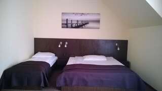 Отель Yuca Лодзь Двухместный номер с 1 кроватью или 2 отдельными кроватями-9